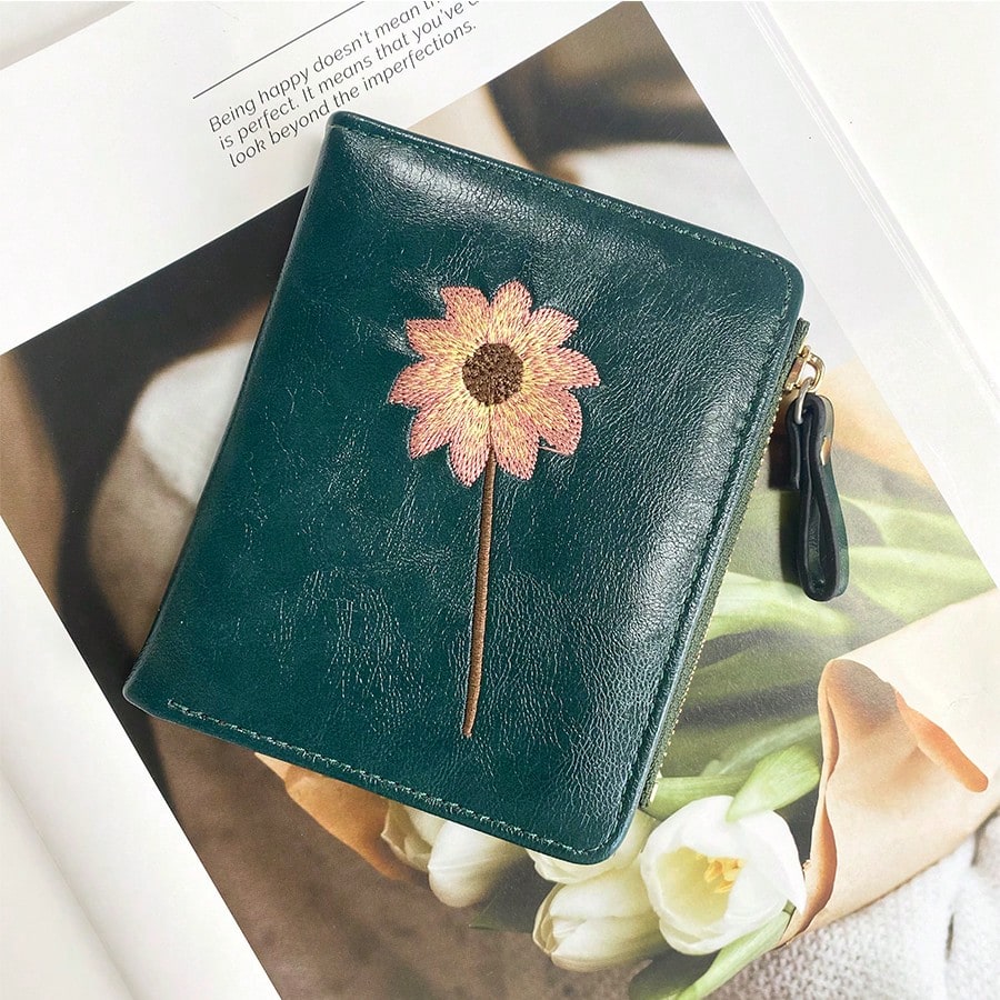Women’s Short Wallet with Sunflower Embroidery – Retro Fashion Zipper Coin Purse
