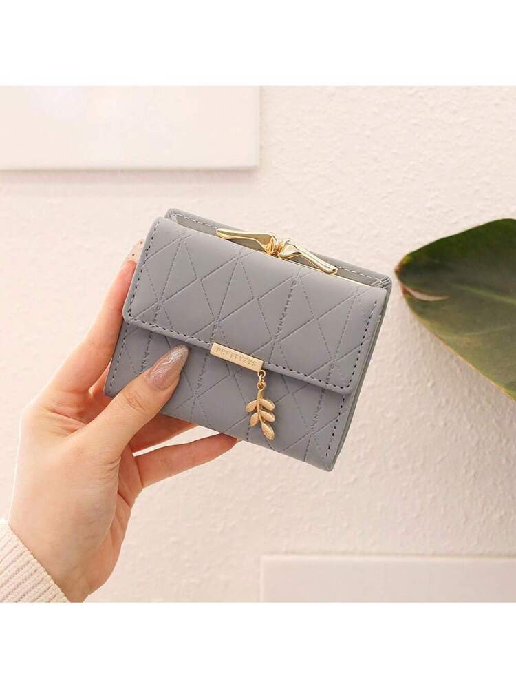 PRETTYZYS Floral Pattern Mini Black Wallet – Lightweight PU Leather with Multi-Card Layers
